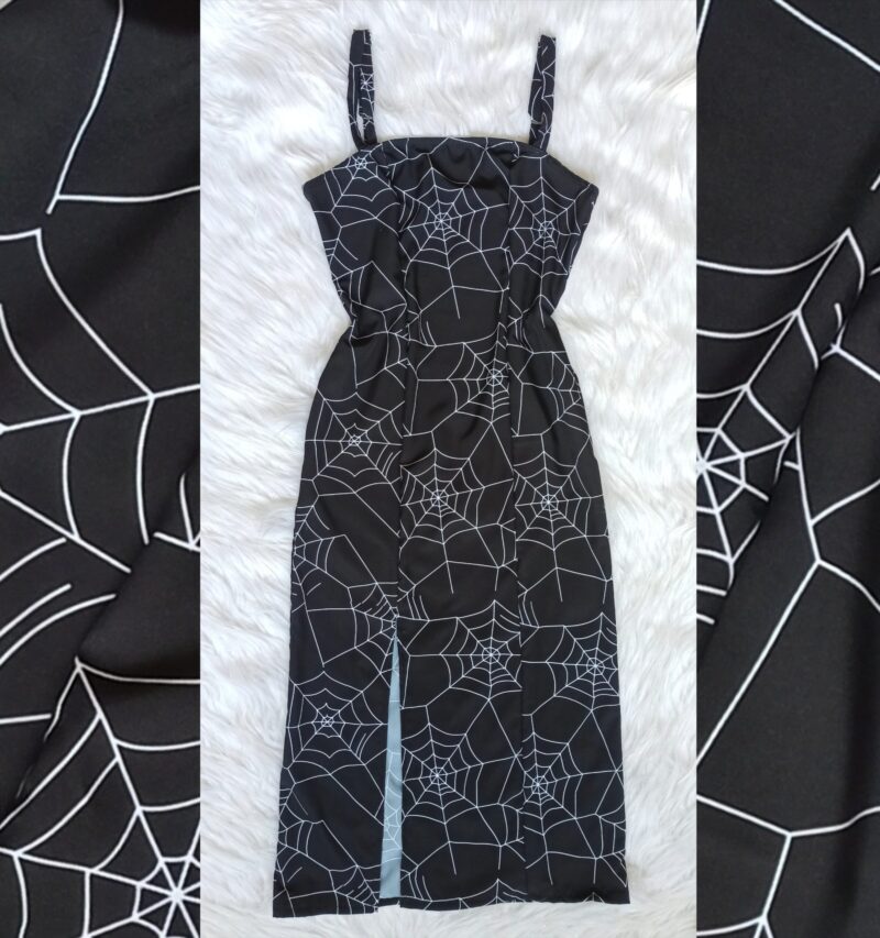 Vestido 𝖜𝖎𝖉𝖔𝖜 🕸️