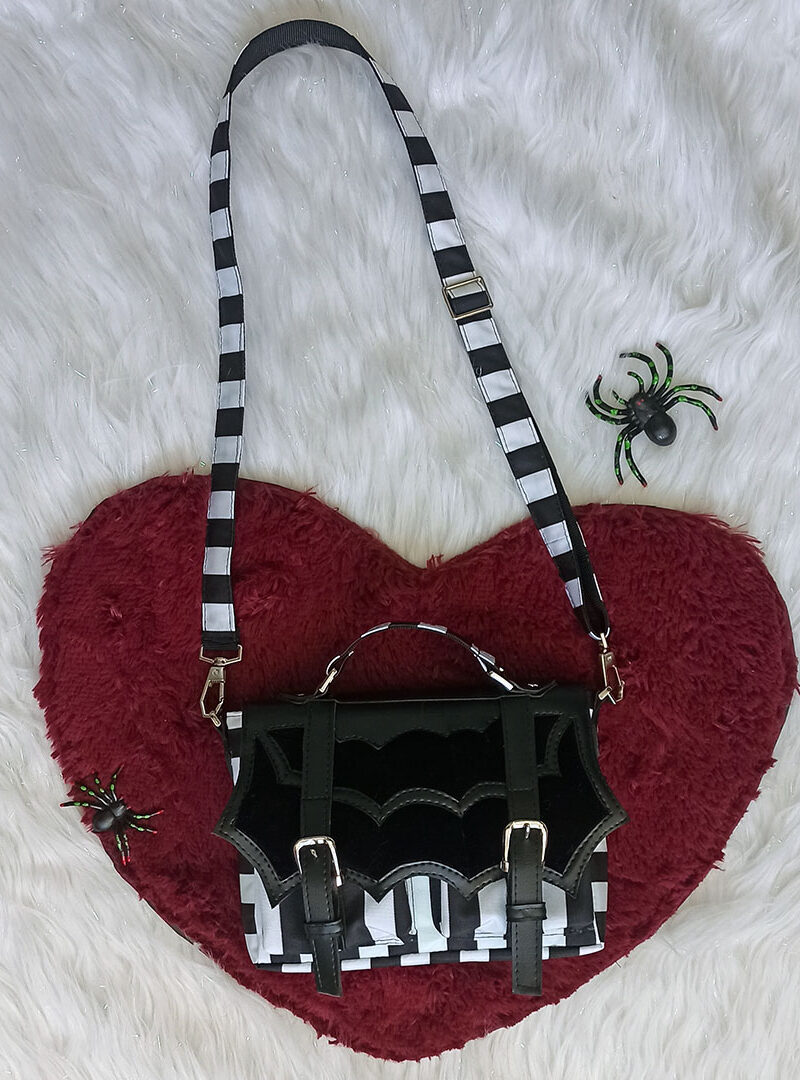 𝖘𝖆𝖙𝖈𝖍𝖊𝖑 Beetlejuice.